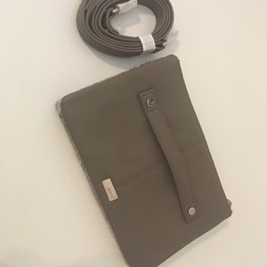 Thirty-One Jewell Street Style clutch/ crossbody